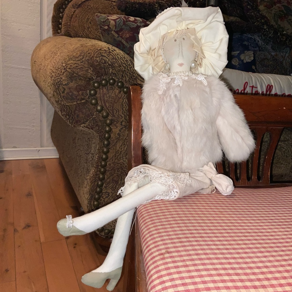VTG CARMEN MANAGO Handmade folk primitive plush Doll With rabbit Fur Coat Purse